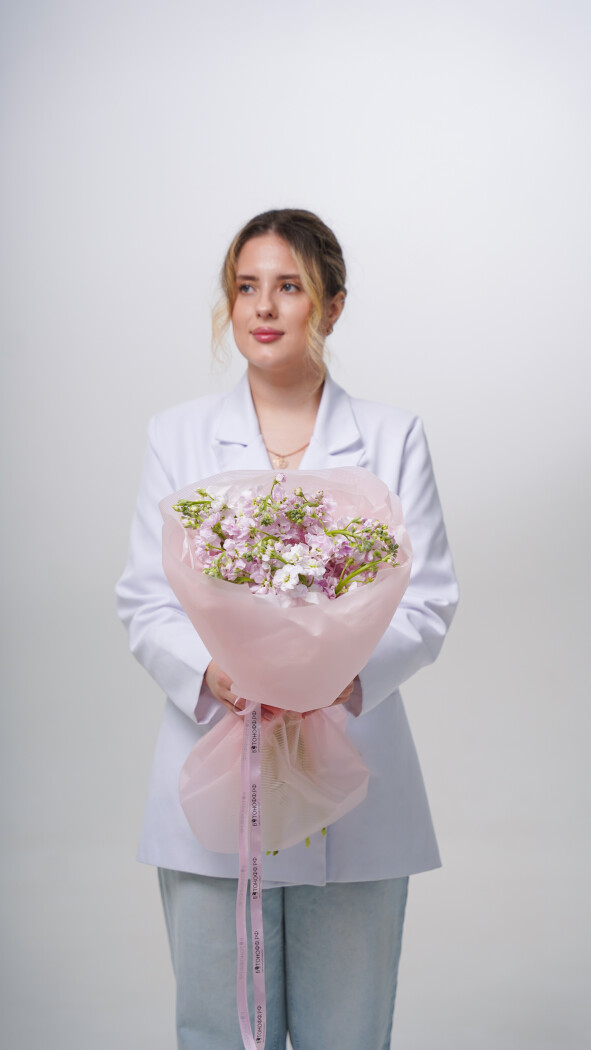 11 розовых маттиол в оформлении №126