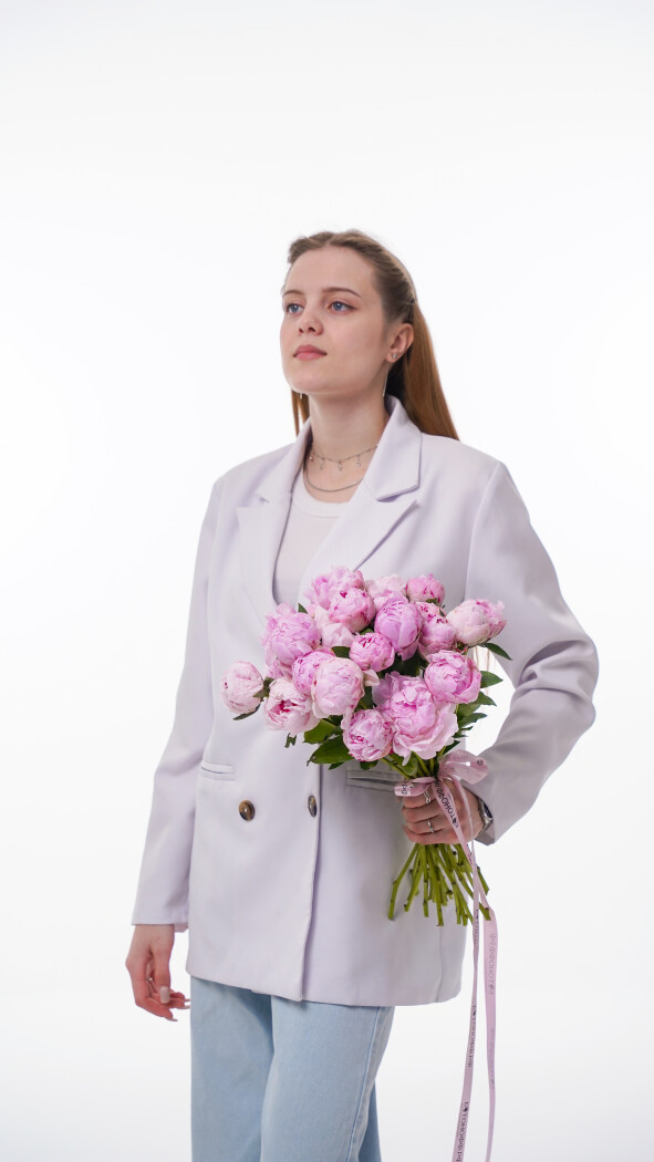 25 розовых пионов под ленту №138