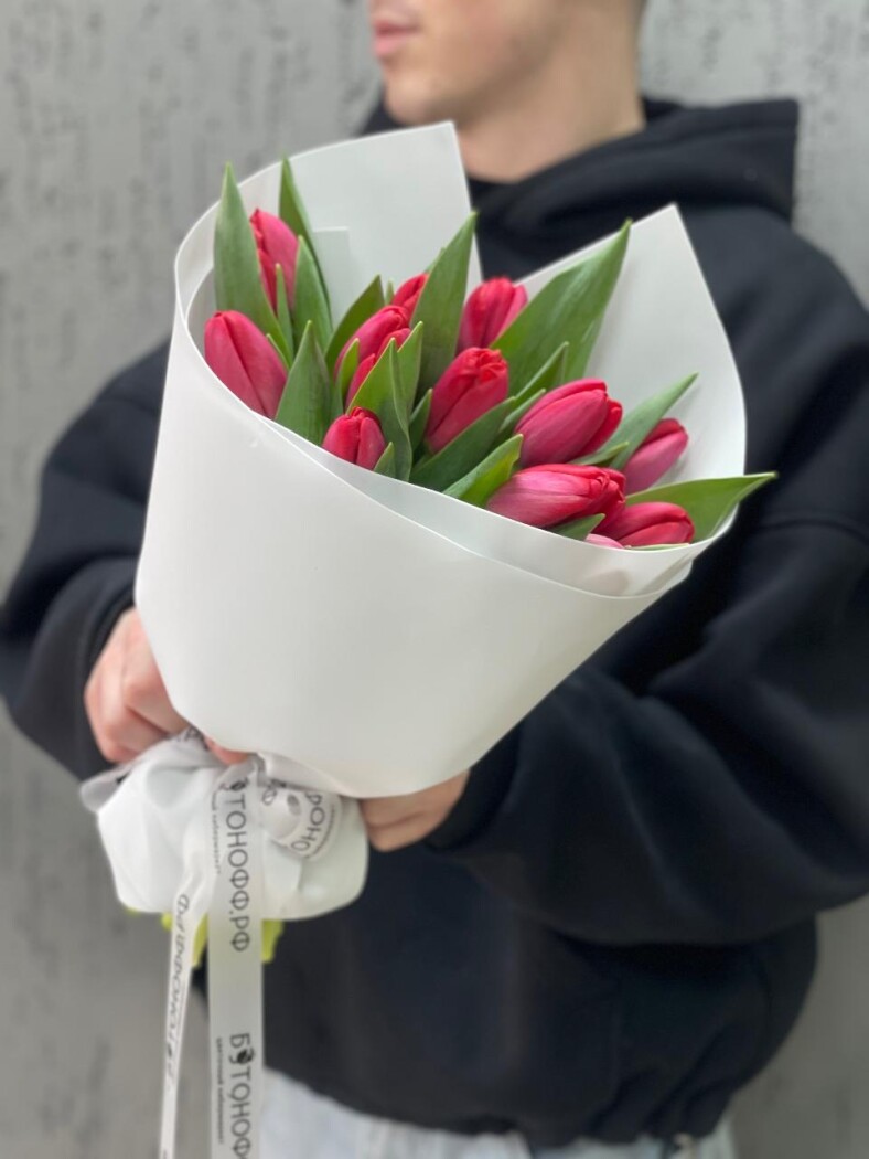 15 красных тюльпанов в оформлении №373 (tovar_373)