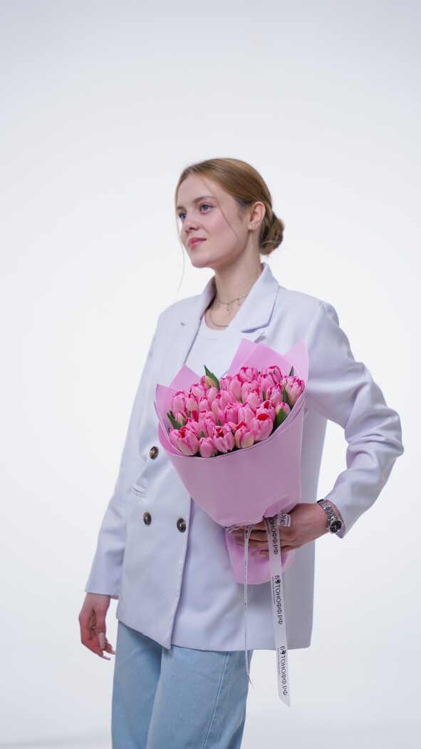 35 розовых тюльпанов в оформлении №380