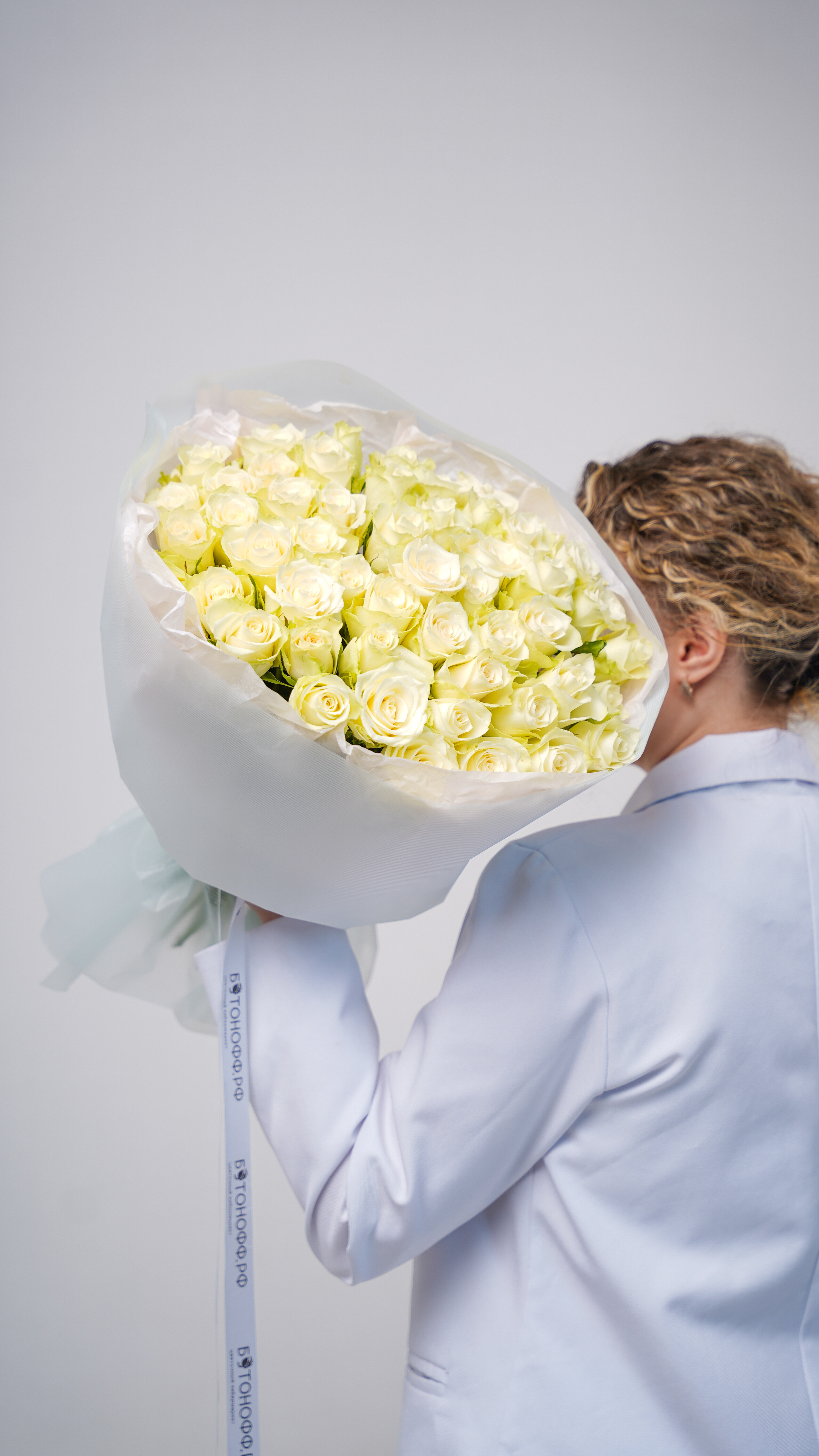 51 белая роза в оформлении №35 (tovar_35)