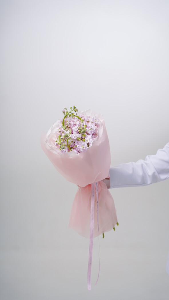 5 розовых маттиол в оформлении №124