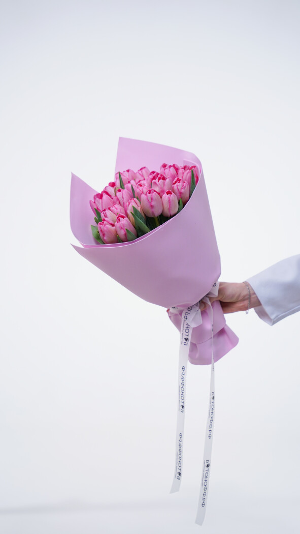 25 розовых тюльпанов в оформлении №379