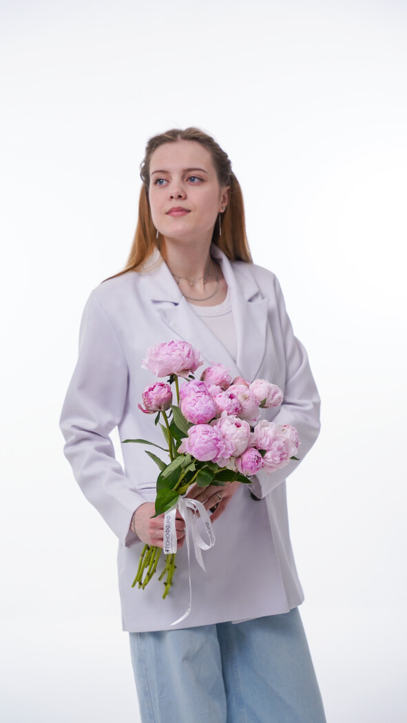 15 розовых пионов под ленту №137