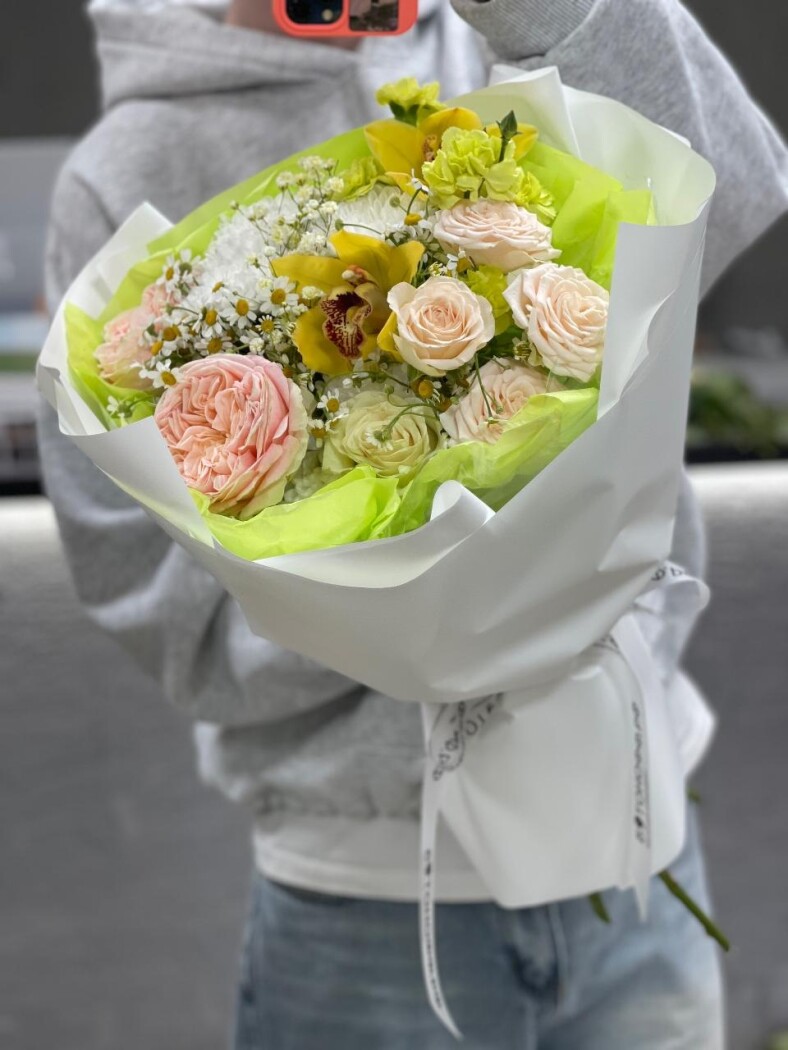 Витринный букет №999