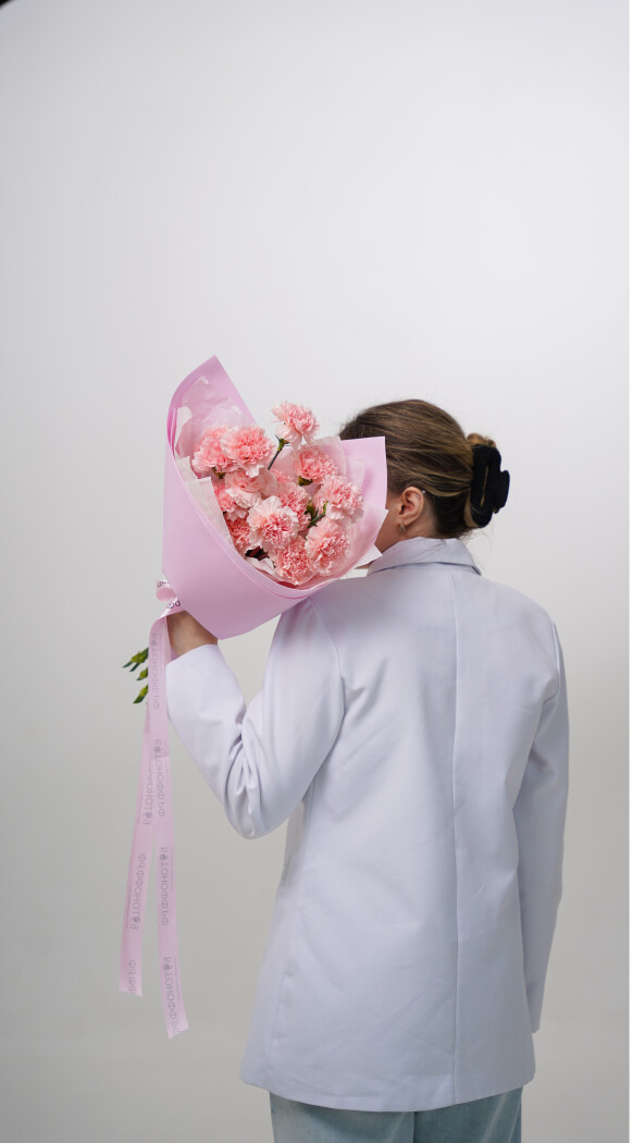 15 розовых диантусов в оформлении №109