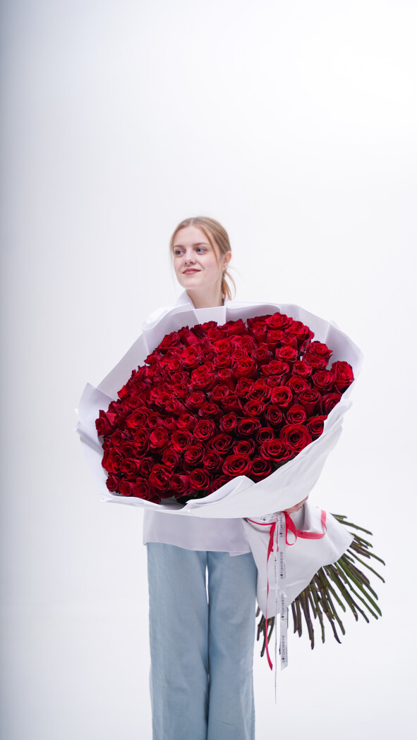 101 красная метровая роза в оформлении №247