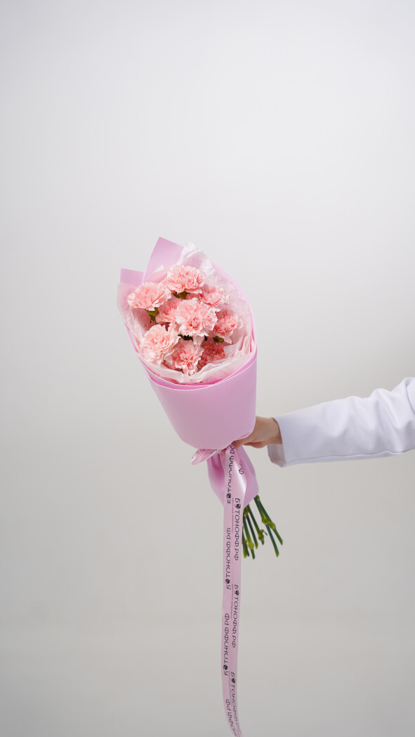 11 розовых диантусов в оформлении №108