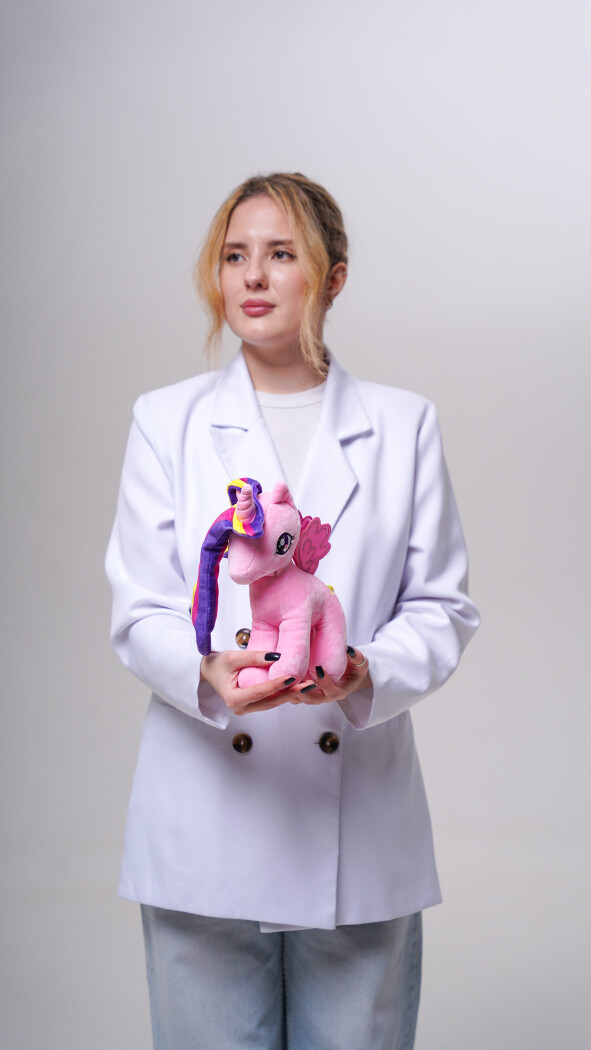 Розовый длинногривый пони (25см)