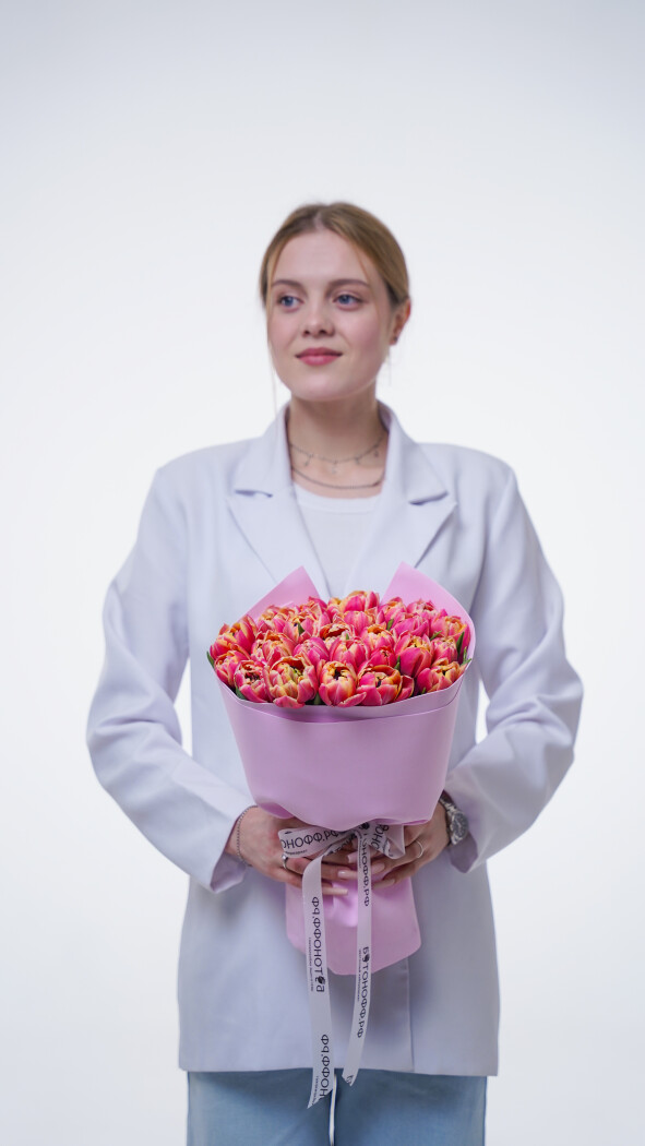 25 пионовидных тюльпанов в оформлении №359