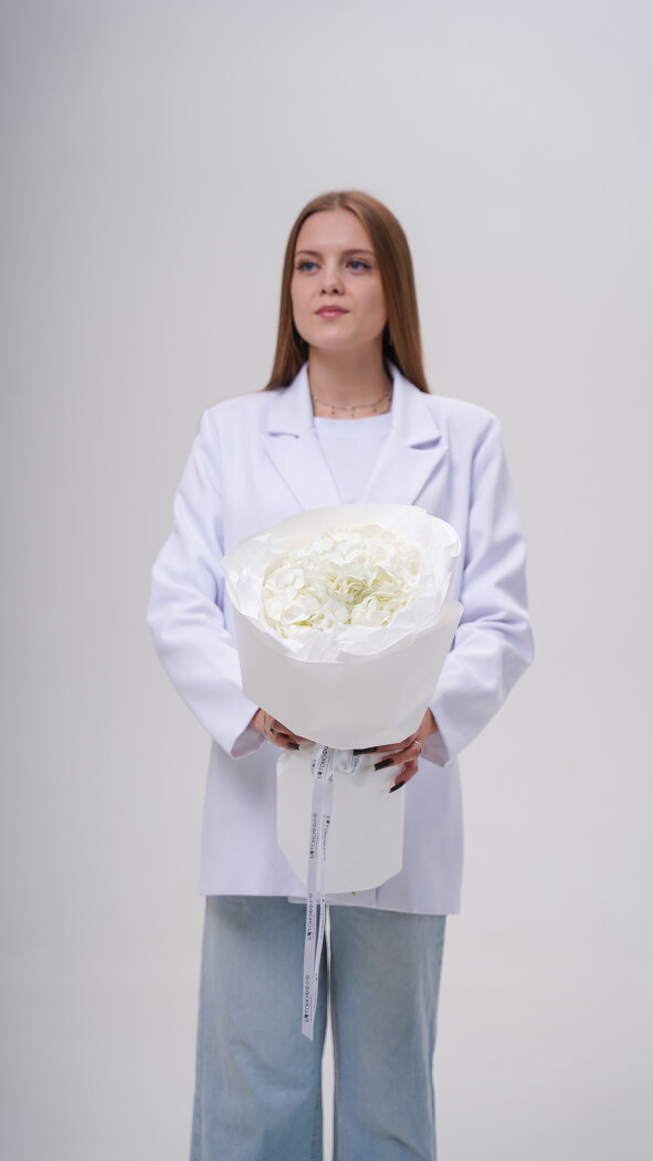 1 белая гортензия в оформлении №203