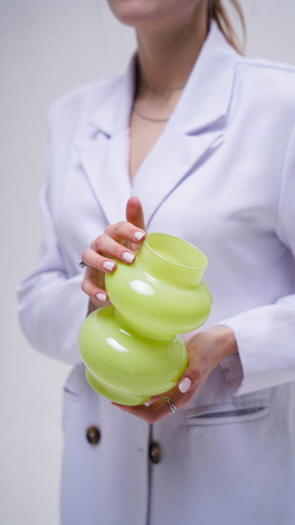 Ваза стеклянная 7x18 см (лаймовая)