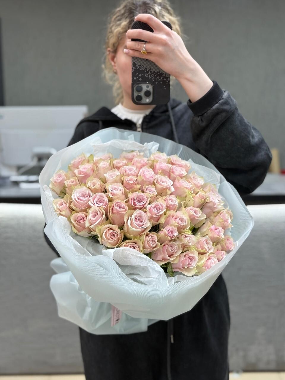 51 нежно-розовая роза в оформлении №38 