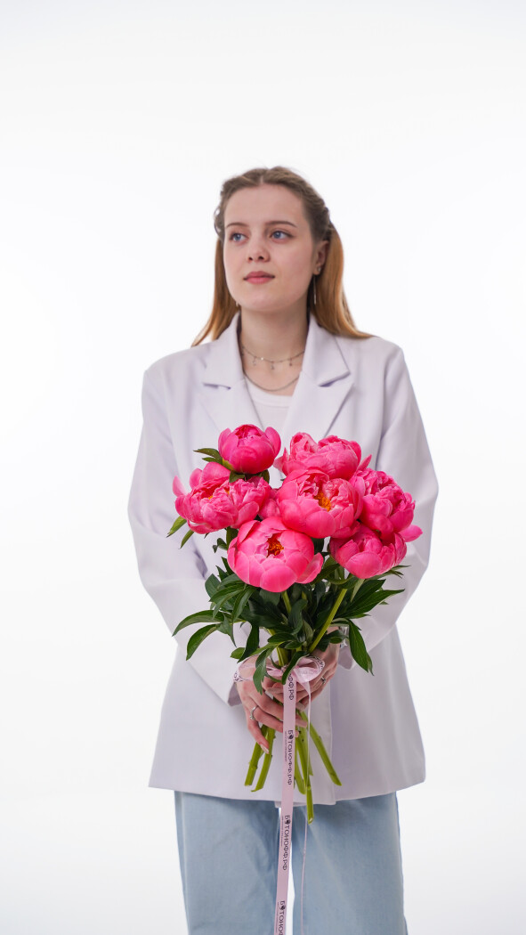9 коралловых пионов под ленту №130