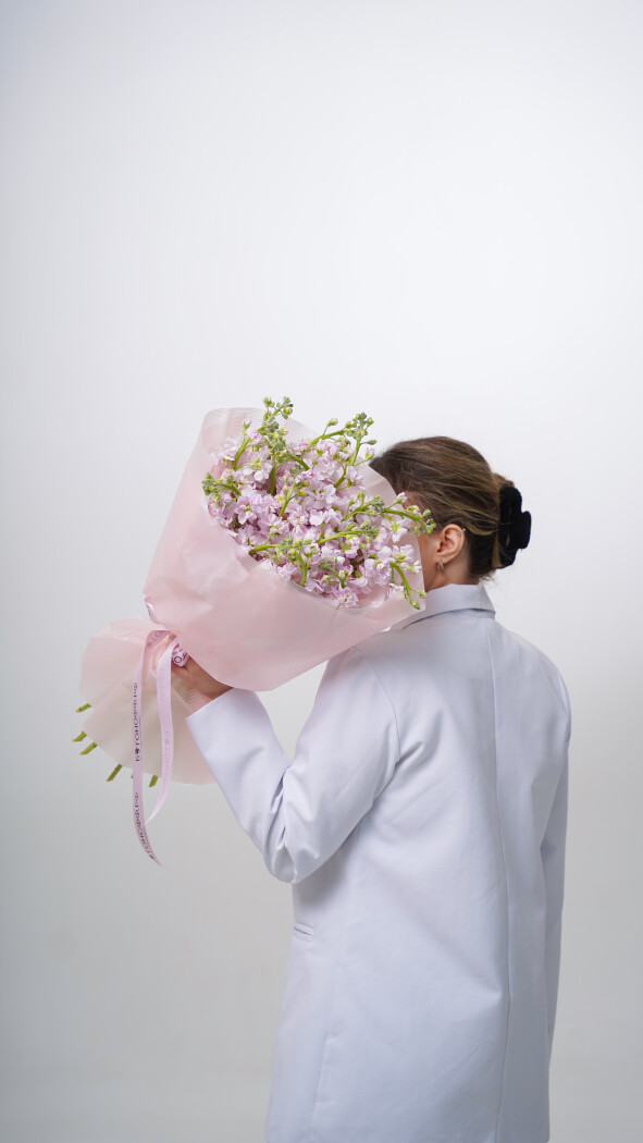 15 розовых маттиол в оформлении №127