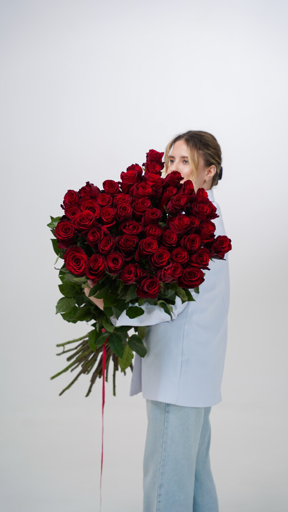 51 красная метровая роза под ленту №50