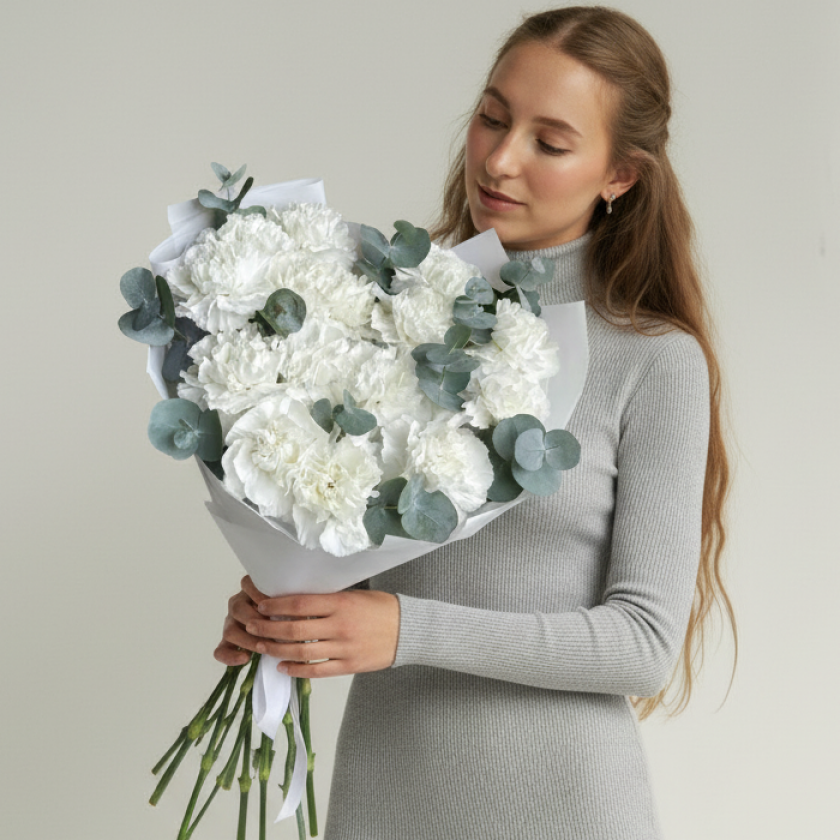 Букет из 15 белых диантусов и эвкалипта