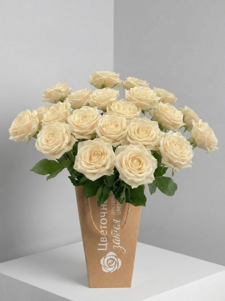 Банч из 11 веток кустовых роз сорта Таня 