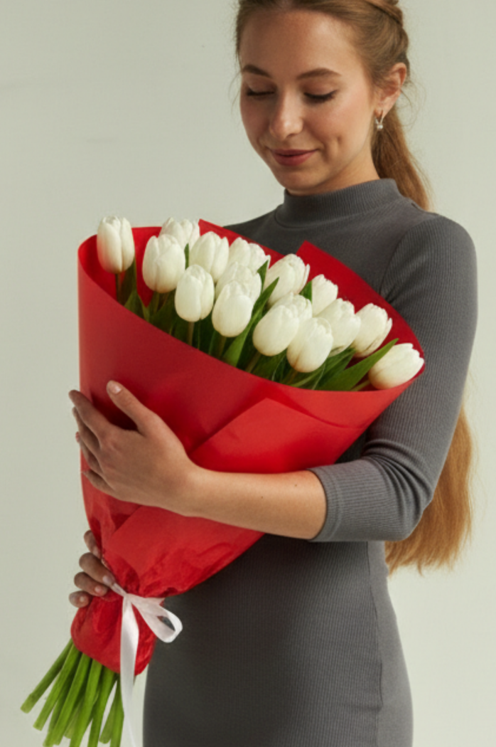 Букет из 25 белых тюльпанов