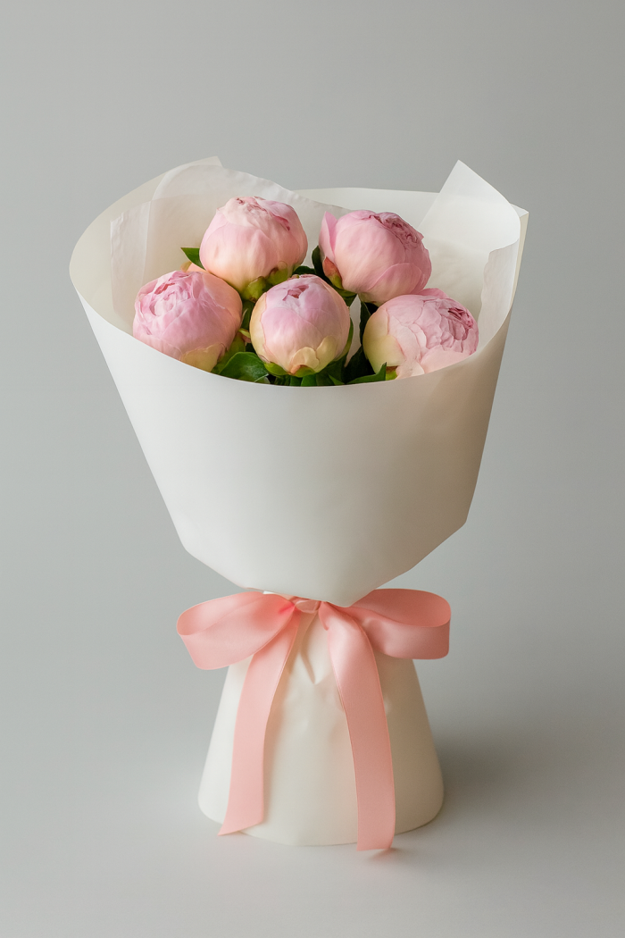 Букет из 5 пионов